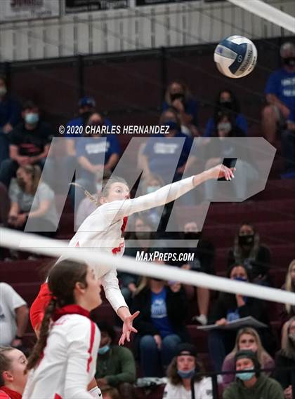 Thumbnail 2 in Bellville vs. Robinson (UIL 4A Regional Semifinals) photogallery.
