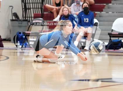 Thumbnail 2 in Bellville vs. Robinson (UIL 4A Regional Semifinals) photogallery.