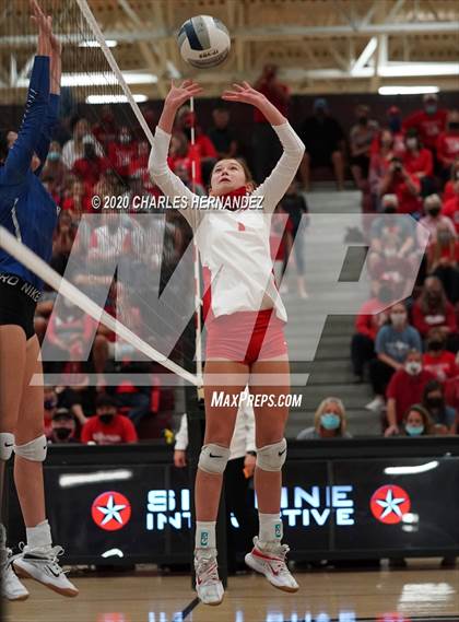 Thumbnail 3 in Bellville vs. Robinson (UIL 4A Regional Semifinals) photogallery.