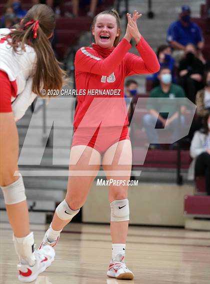 Thumbnail 2 in Bellville vs. Robinson (UIL 4A Regional Semifinals) photogallery.