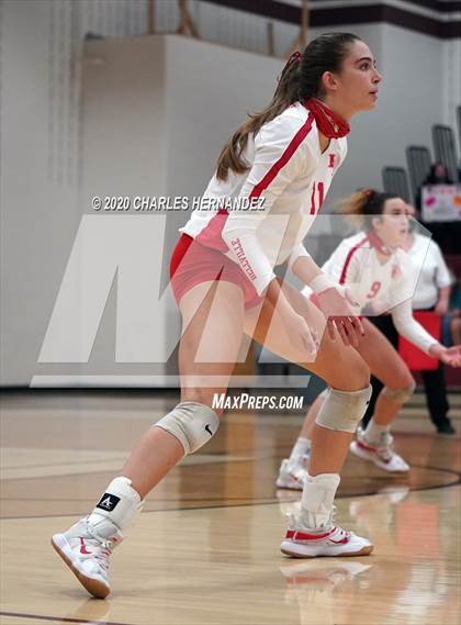 Thumbnail 3 in Bellville vs. Robinson (UIL 4A Regional Semifinals) photogallery.