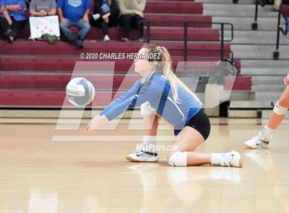 Thumbnail 2 in Bellville vs. Robinson (UIL 4A Regional Semifinals) photogallery.