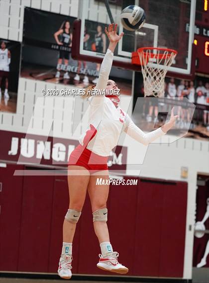 Thumbnail 3 in Bellville vs. Robinson (UIL 4A Regional Semifinals) photogallery.