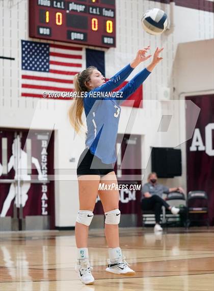 Thumbnail 2 in Bellville vs. Robinson (UIL 4A Regional Semifinals) photogallery.