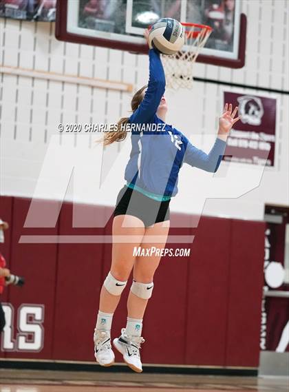 Thumbnail 2 in Bellville vs. Robinson (UIL 4A Regional Semifinals) photogallery.
