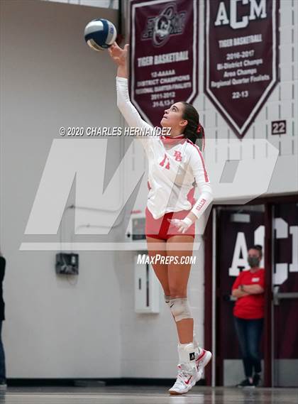 Thumbnail 3 in Bellville vs. Robinson (UIL 4A Regional Semifinals) photogallery.