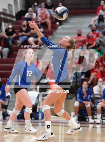 Thumbnail 1 in Bellville vs. Robinson (UIL 4A Regional Semifinals) photogallery.