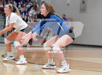 Thumbnail 2 in Bellville vs. Robinson (UIL 4A Regional Semifinals) photogallery.