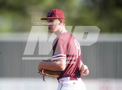 Thumbnail 3 in Hahnville @ E.D. White photogallery.
