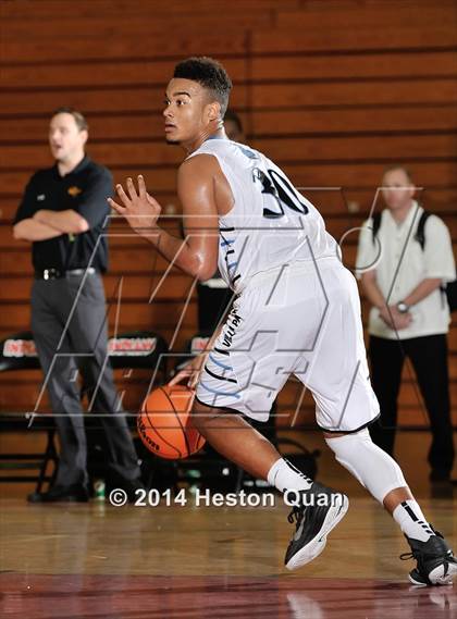 Thumbnail 2 in Simi Valley @ Villa Park (MaxPreps Holiday Classic) photogallery.