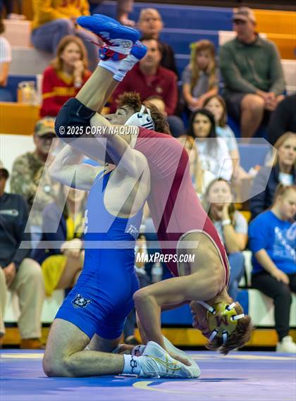 Thumbnail 2 in VCHS Tri Meet photogallery.