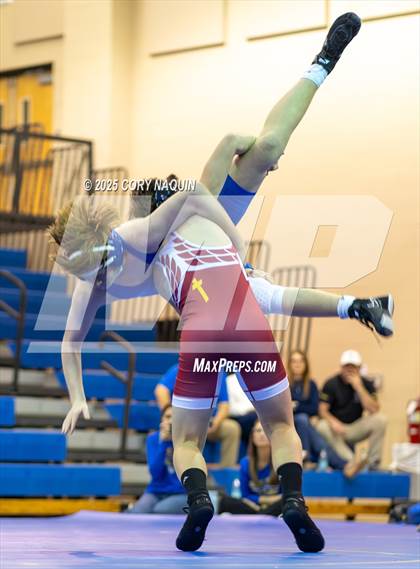 Thumbnail 1 in VCHS Tri Meet photogallery.