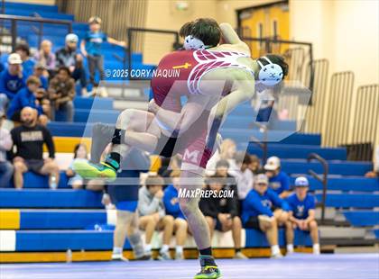 Thumbnail 2 in VCHS Tri Meet photogallery.