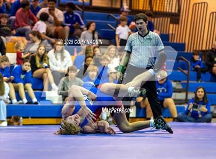 Thumbnail 2 in VCHS Tri Meet photogallery.