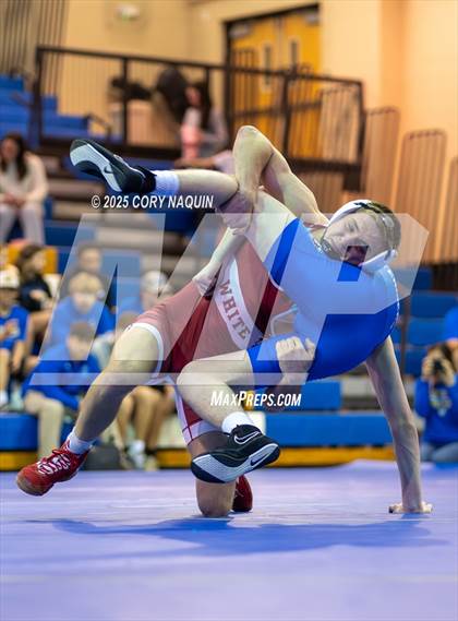 Thumbnail 3 in VCHS Tri Meet photogallery.