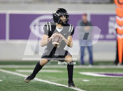 Thumbnail 2 in Big Spring vs Brownwood (UIL Football 4A Division 1 Bi-District) photogallery.