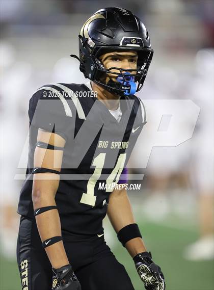 Thumbnail 2 in Big Spring vs Brownwood (UIL Football 4A Division 1 Bi-District) photogallery.