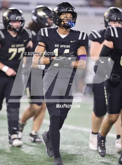 Thumbnail 1 in Big Spring vs Brownwood (UIL Football 4A Division 1 Bi-District) photogallery.