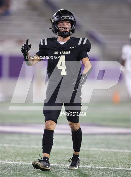 Thumbnail 3 in Big Spring vs Brownwood (UIL Football 4A Division 1 Bi-District) photogallery.