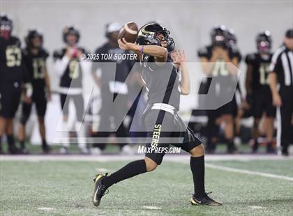 Thumbnail 1 in Big Spring vs Brownwood (UIL Football 4A Division 1 Bi-District) photogallery.