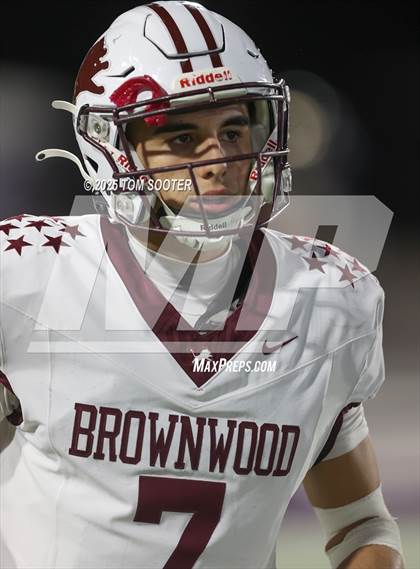 Thumbnail 3 in Big Spring vs Brownwood (UIL Football 4A Division 1 Bi-District) photogallery.