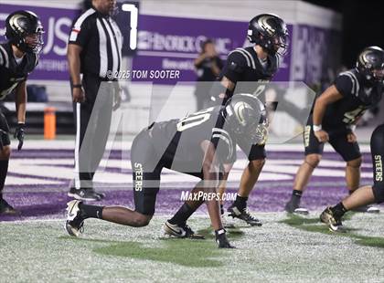 Thumbnail 2 in Big Spring vs Brownwood (UIL Football 4A Division 1 Bi-District) photogallery.