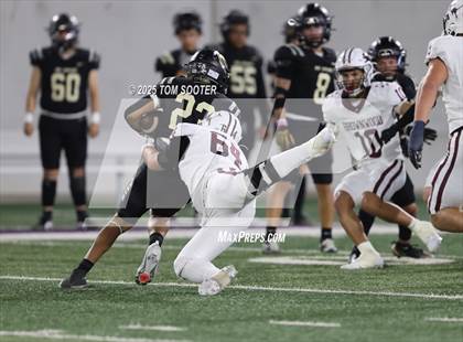 Thumbnail 2 in Big Spring vs Brownwood (UIL Football 4A Division 1 Bi-District) photogallery.