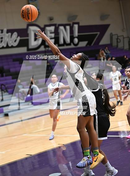 Thumbnail 2 in Palmdale vs. Cabrillo photogallery.