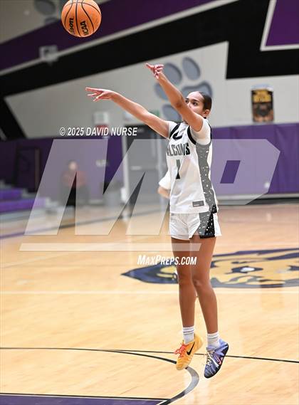 Thumbnail 2 in Palmdale vs. Cabrillo photogallery.