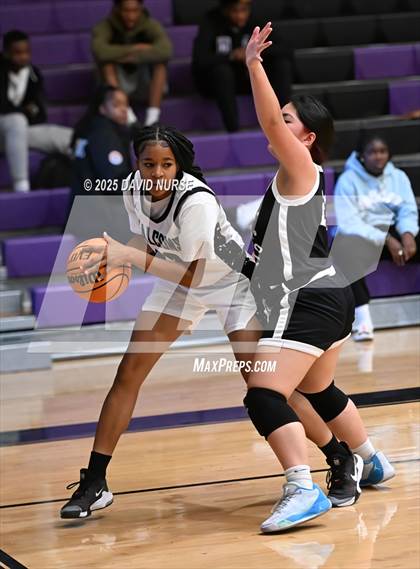 Thumbnail 1 in Palmdale vs. Cabrillo photogallery.