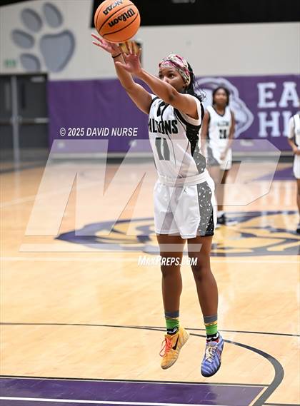 Thumbnail 2 in Palmdale vs. Cabrillo photogallery.