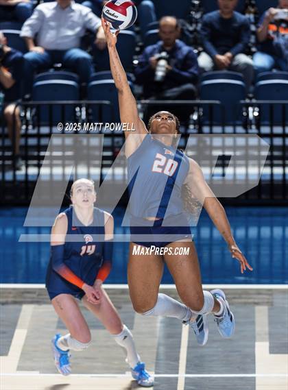 Thumbnail 3 in Seven Lakes vs Dawson (UIL 6A Volleyball Regional) photogallery.