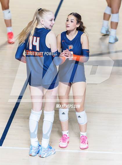 Thumbnail 3 in Seven Lakes vs Dawson (UIL 6A Volleyball Regional) photogallery.