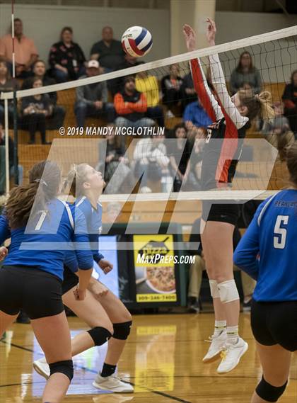 Thumbnail 1 in Milford vs. Illini Bluffs (IHSA 1A Super-Sectional Final) photogallery.