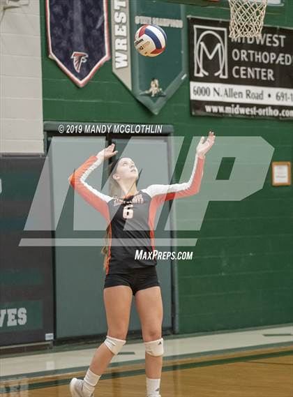Thumbnail 3 in Milford vs. Illini Bluffs (IHSA 1A Super-Sectional Final) photogallery.