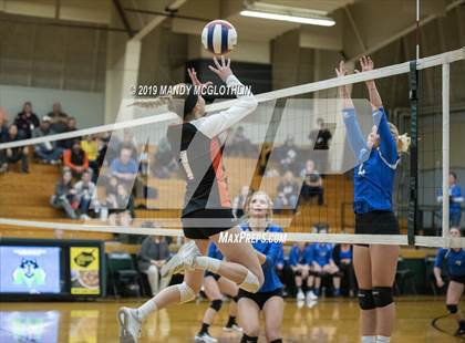 Thumbnail 3 in Milford vs. Illini Bluffs (IHSA 1A Super-Sectional Final) photogallery.