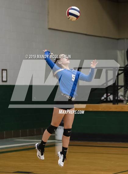 Thumbnail 2 in Milford vs. Illini Bluffs (IHSA 1A Super-Sectional Final) photogallery.