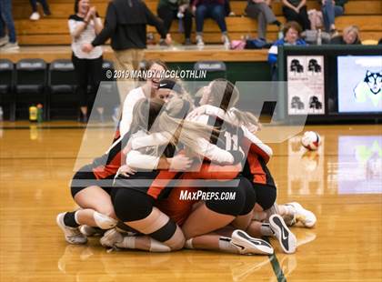 Thumbnail 2 in Milford vs. Illini Bluffs (IHSA 1A Super-Sectional Final) photogallery.