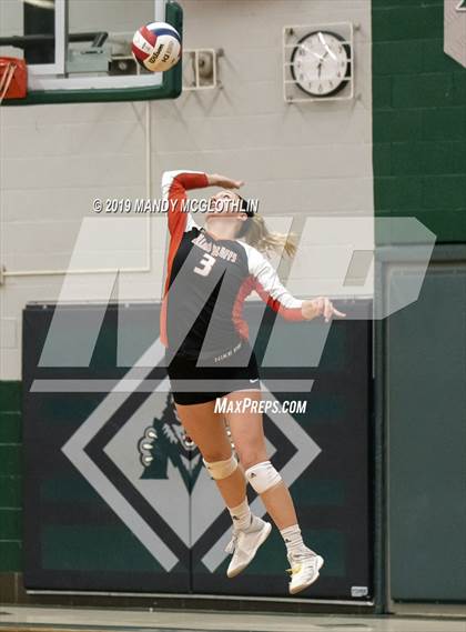 Thumbnail 3 in Milford vs. Illini Bluffs (IHSA 1A Super-Sectional Final) photogallery.
