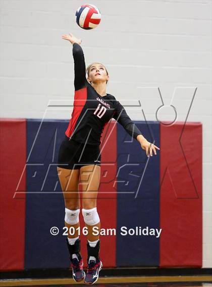 Thumbnail 3 in Blue Valley West vs. Northwest photogallery.