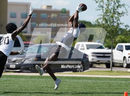 Thumbnail 2 in Johnson vs Tompkins (7 on 7 State Qualifying Tournament) photogallery.