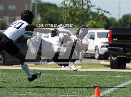Thumbnail 3 in Johnson vs Tompkins (7 on 7 State Qualifying Tournament) photogallery.