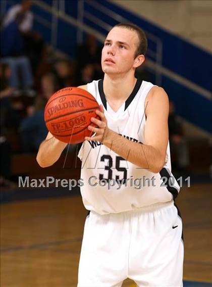 Thumbnail 2 in Aliso Niguel vs. Los Alamitos (OC North/South Challenge) photogallery.