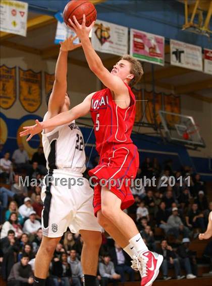 Thumbnail 3 in Aliso Niguel vs. Los Alamitos (OC North/South Challenge) photogallery.