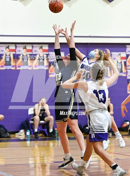 Thumbnail 2 in Saint Mary's Hall vs Regents photogallery.