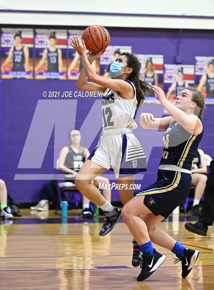 Thumbnail 3 in Saint Mary's Hall vs Regents photogallery.