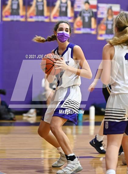 Thumbnail 2 in Saint Mary's Hall vs Regents photogallery.