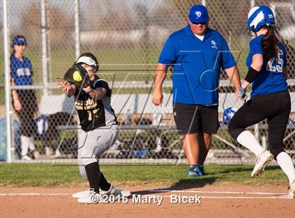 Thumbnail 3 in Sierra @ Enochs photogallery.