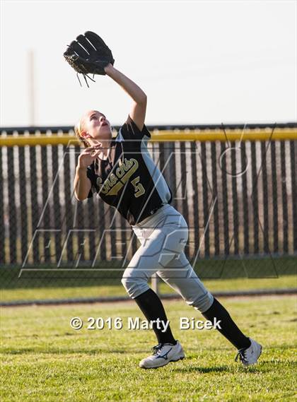 Thumbnail 1 in Sierra @ Enochs photogallery.