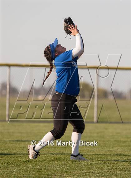 Thumbnail 2 in Sierra @ Enochs photogallery.